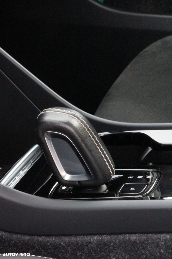 Volvo XC 40 Recharge Twin Motor AWD Ultimate - 16