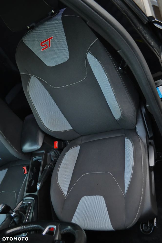 Ford Focus 2.0 EcoBoost ST - 22