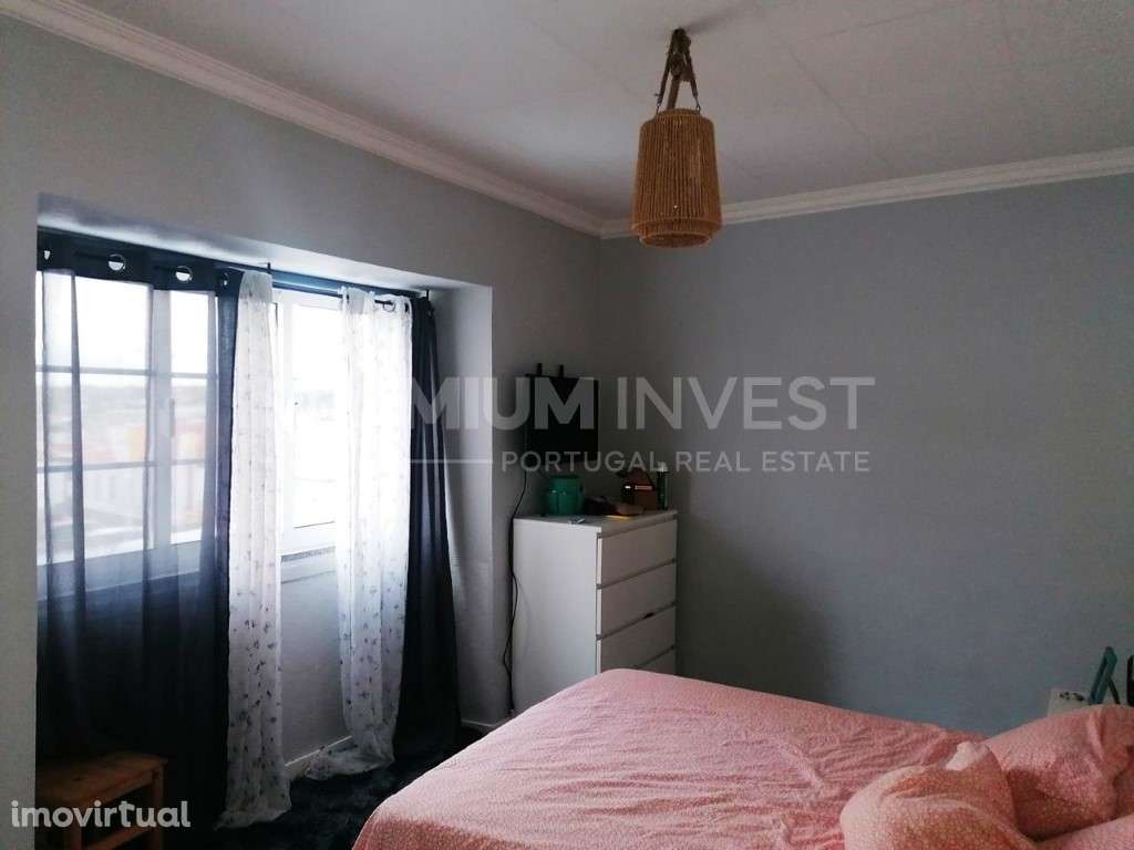 Moradia de tipologia T3 localizada no centro da Praia da Vitória - Grande imagem: 3/31