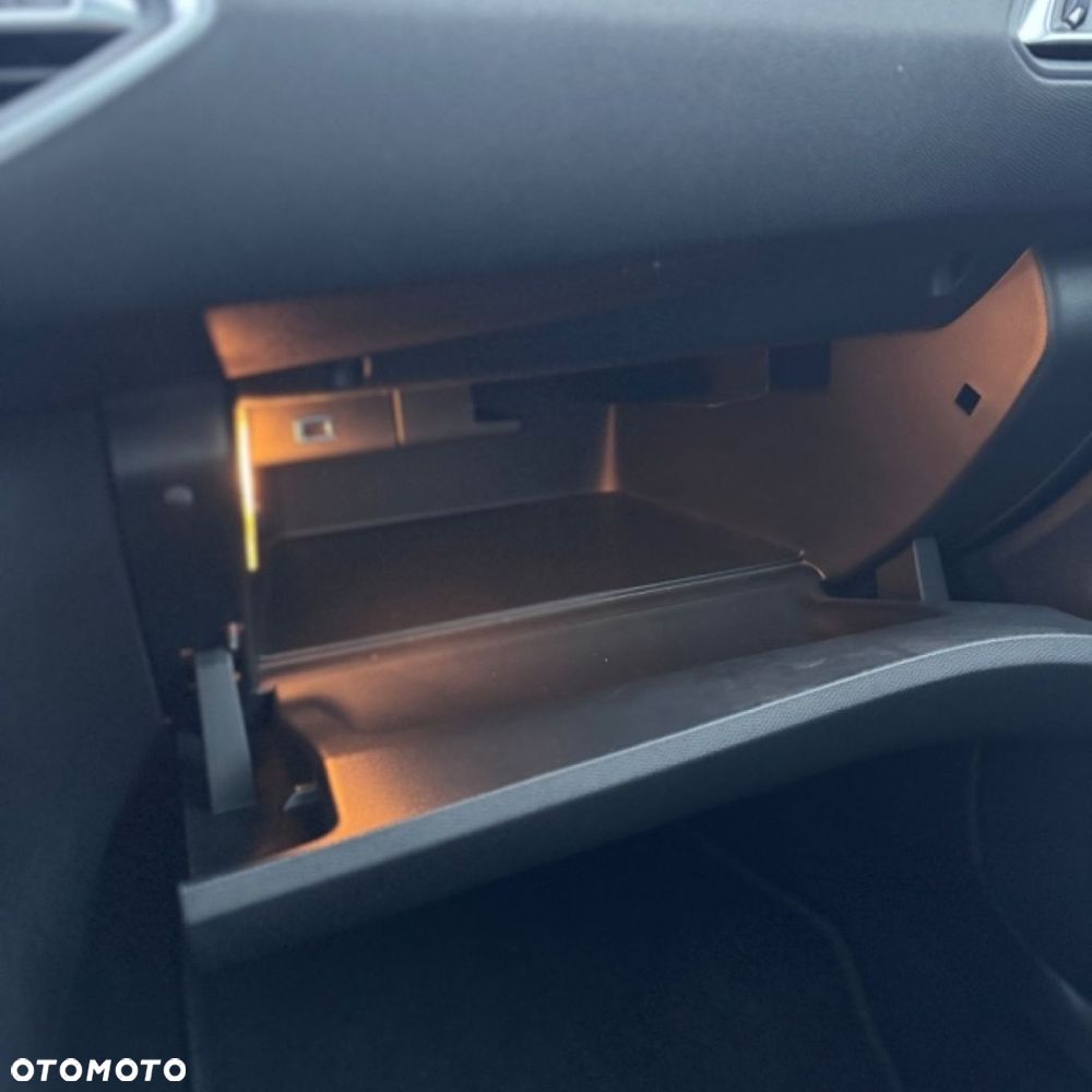 Peugeot 308 - 24