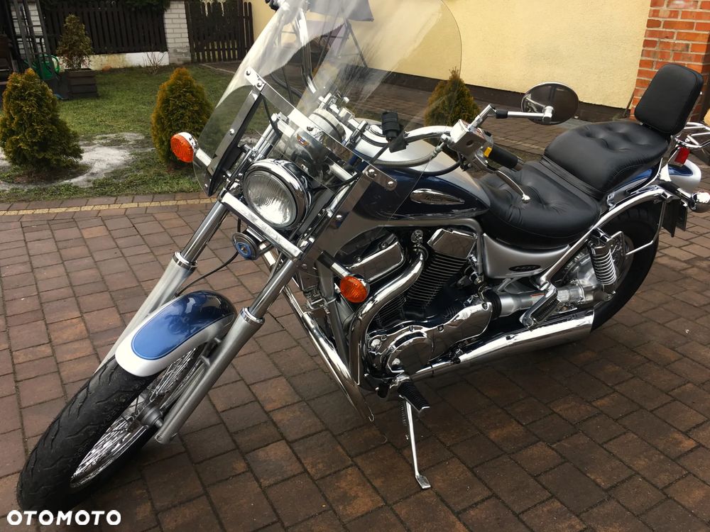 Suzuki Intruder - 17