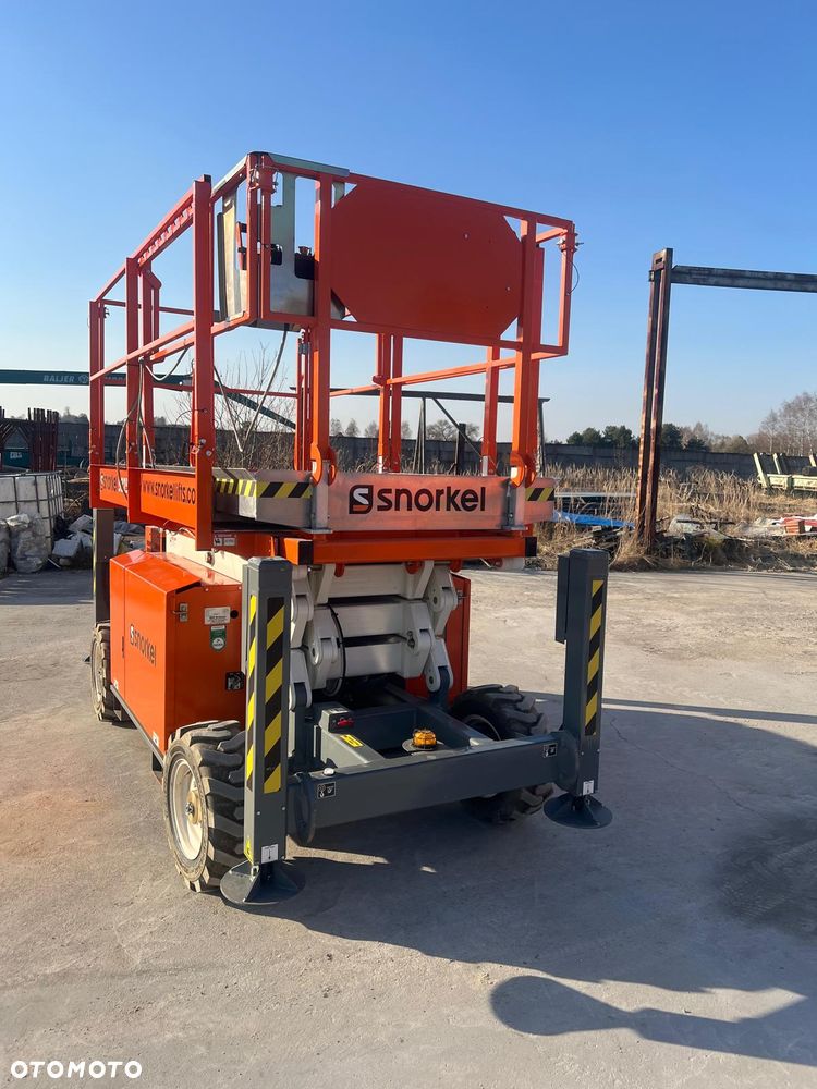 Snorkel S2255RT Podnośnik nożycowy 4x4 Diesel 50 mth 420KG Platforma Genie Skyjack - 3