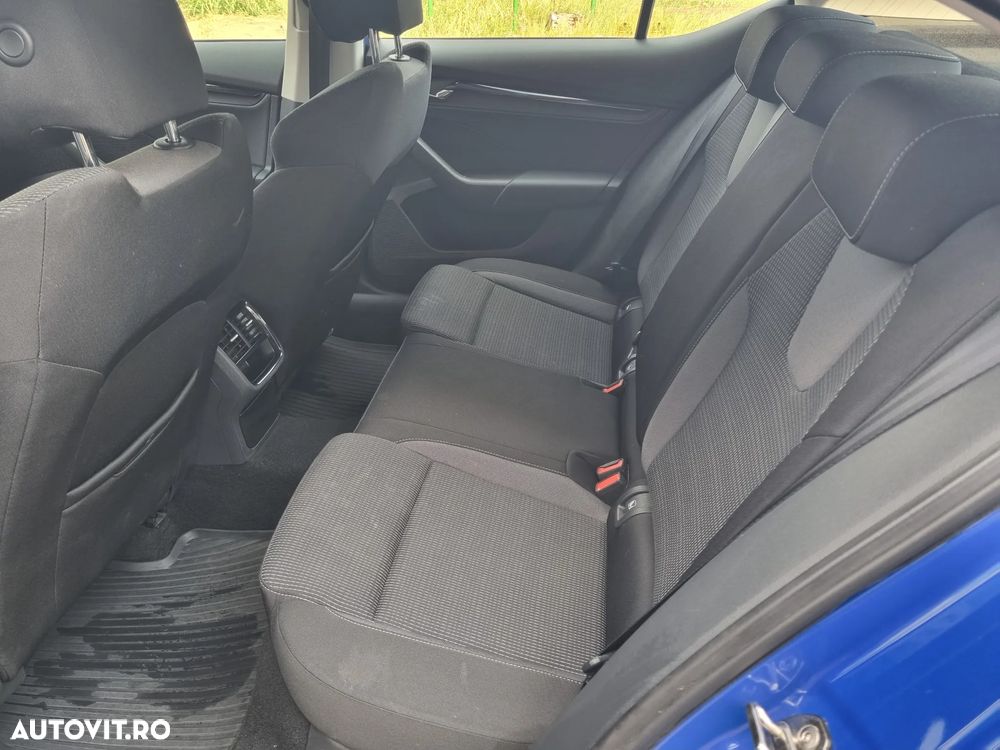 Skoda Octavia 2.0 TDI DSG Ambition - 10