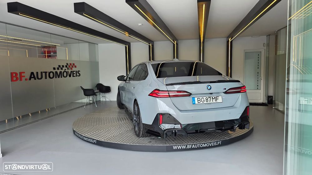BMW 530 e Pack Desportivo M - 4