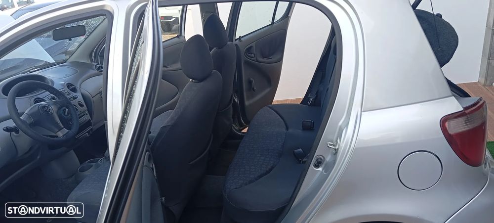 Toyota Yaris 1.0 Terra DA+ABS+CD+AC - 15