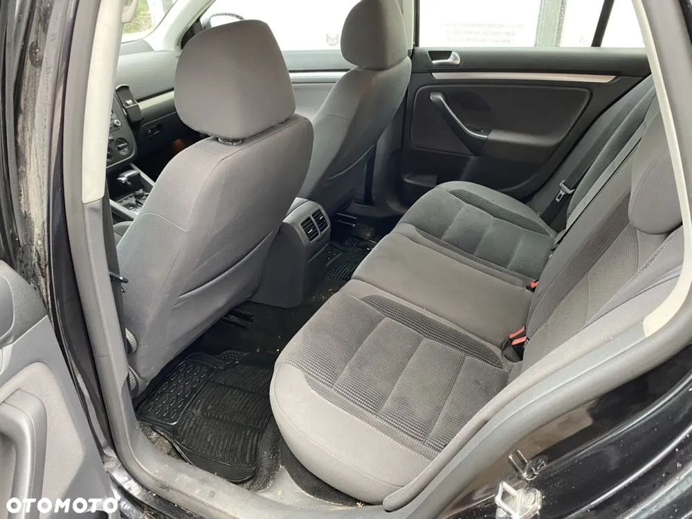 Volkswagen Golf 1.9 TDI DSG GT Sport - 4