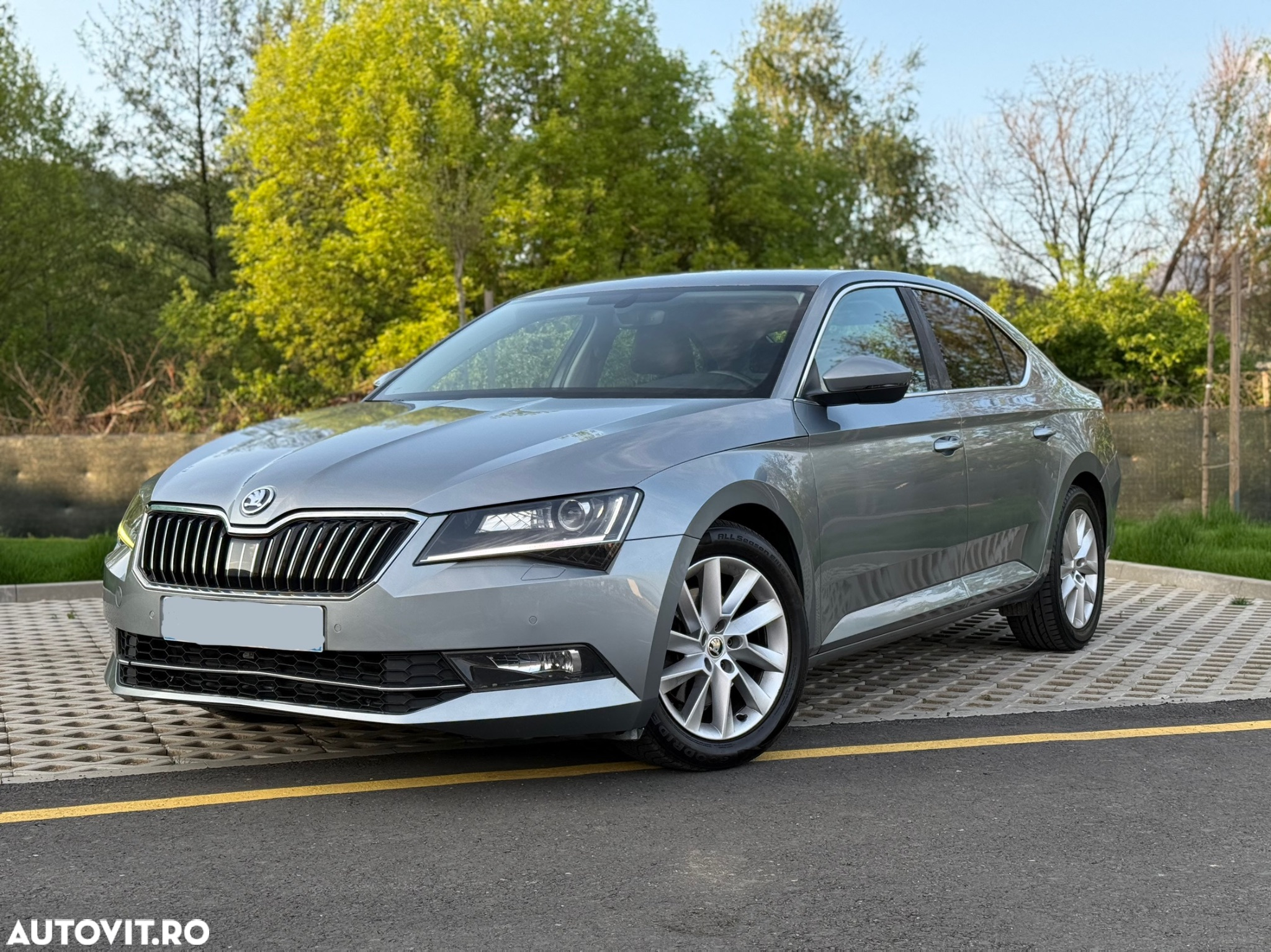 Skoda Superb 2.0 TDI DSG Style - 2