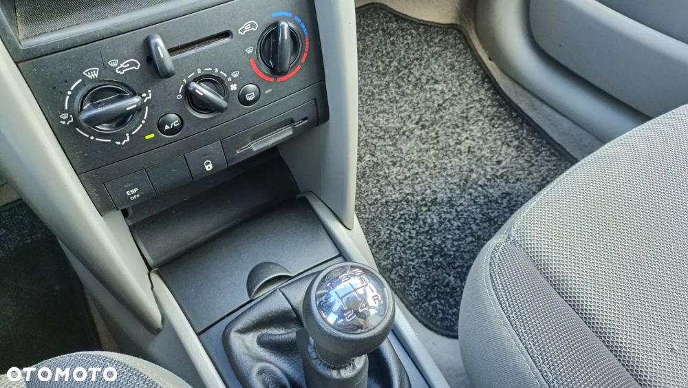 Peugeot 207 95 VTi Urban Move - 9
