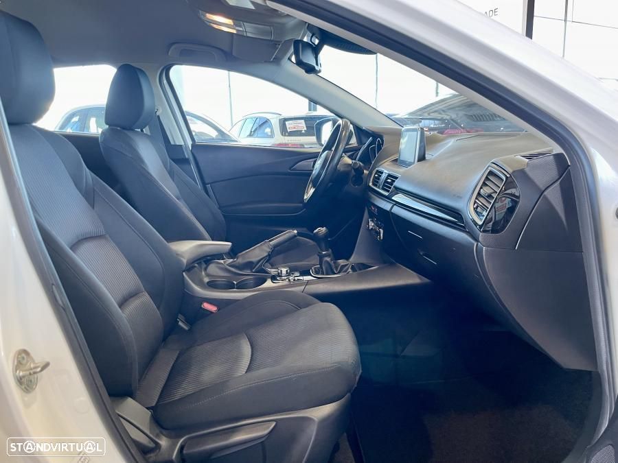 Mazda 3 Hatchback - 24