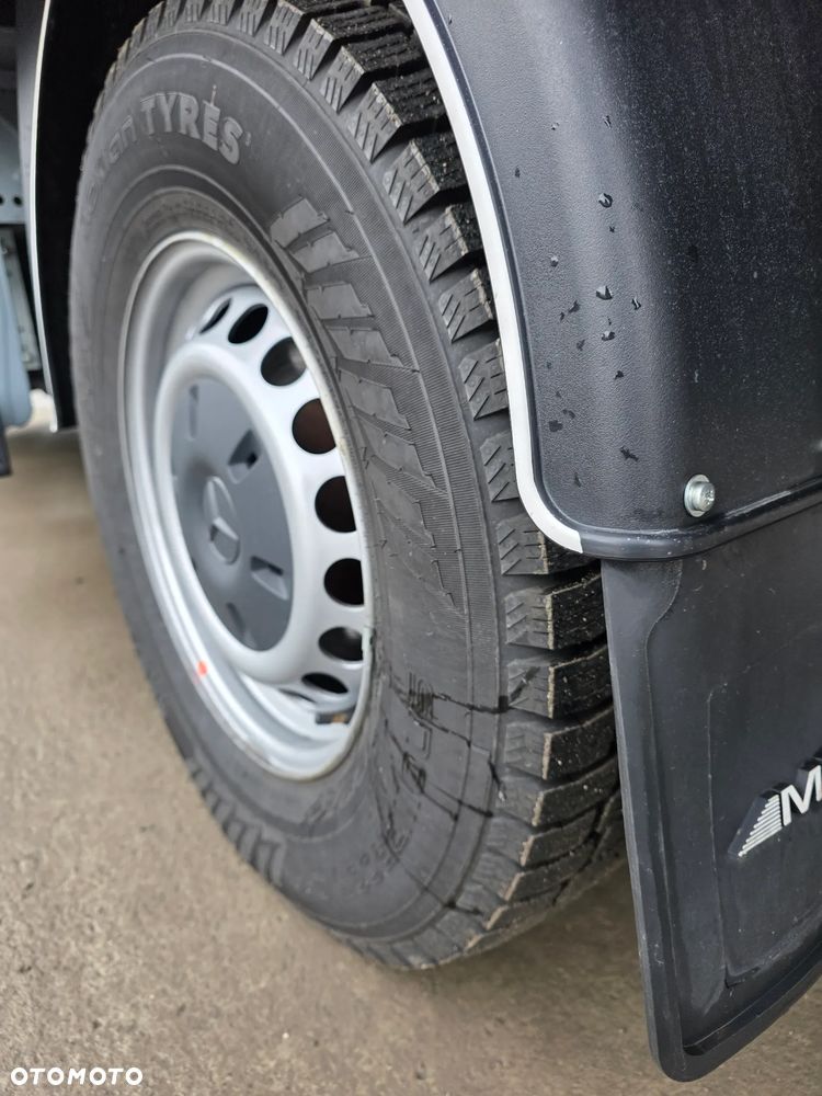 Mercedes-Benz Sprinter - 15
