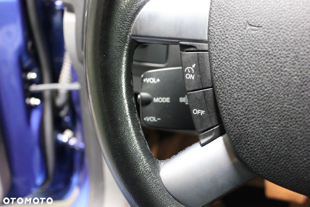 Ford Focus 2.0 Ghia - 12