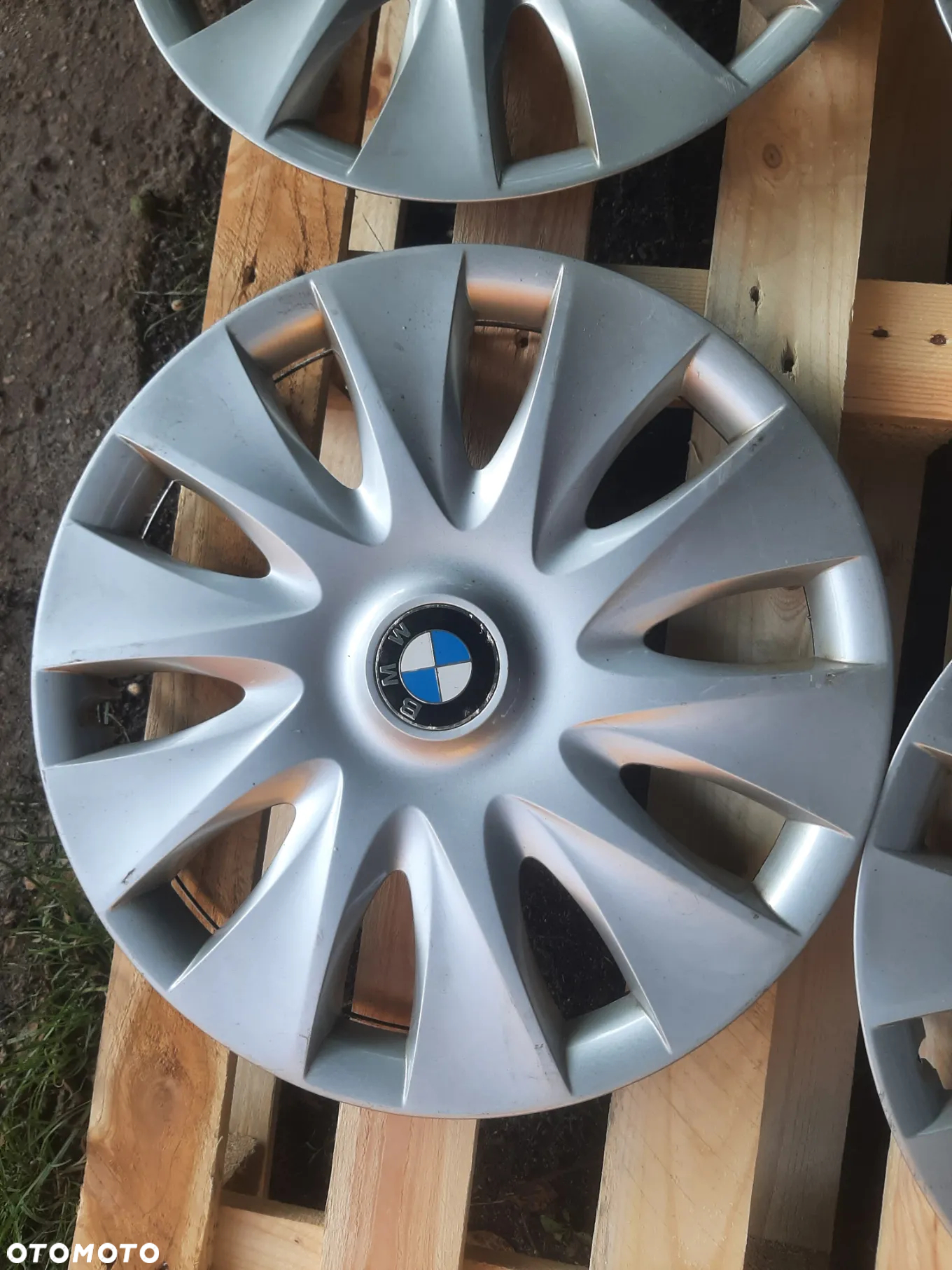 Kolpak BMW 16" Oryginalne 17812610 komplet - 2
