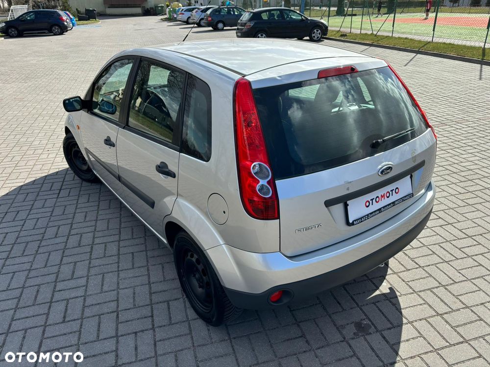 Ford Fiesta - 12
