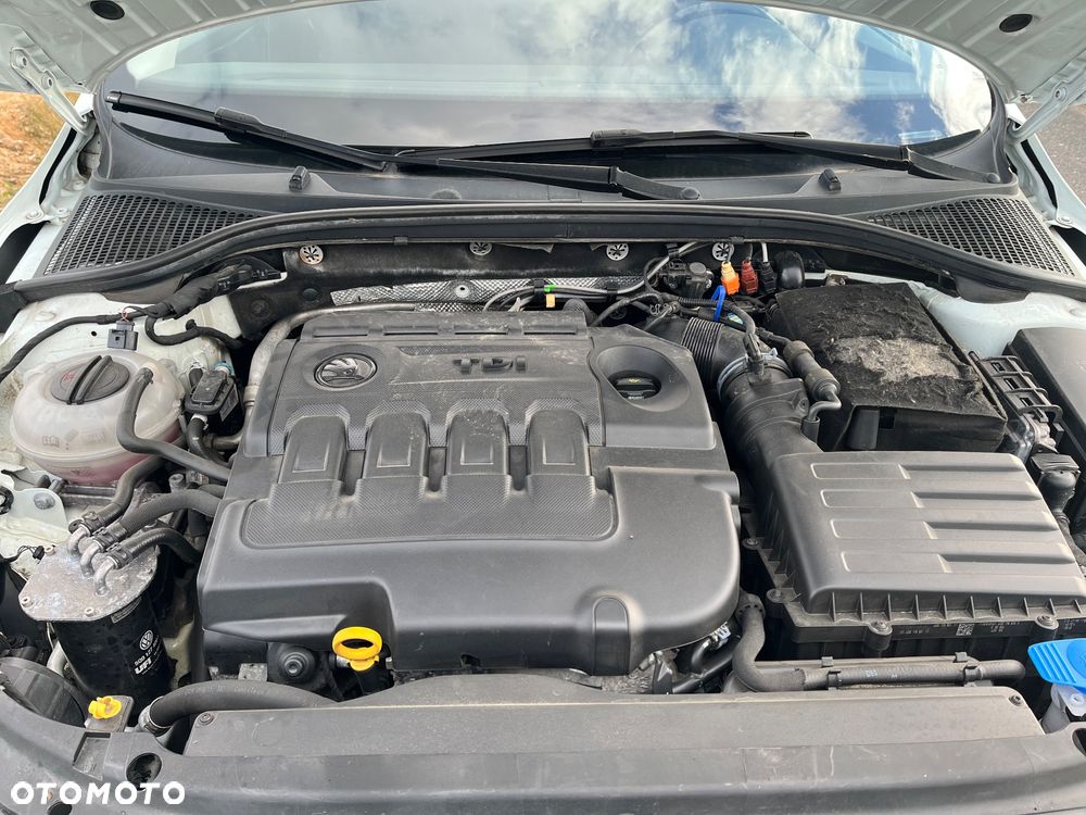 Skoda Octavia Combi 2.0 TDI 4x4 DSG Scout - 21