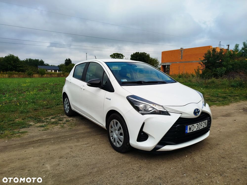 Toyota Yaris Hybrid 100 Active - 1