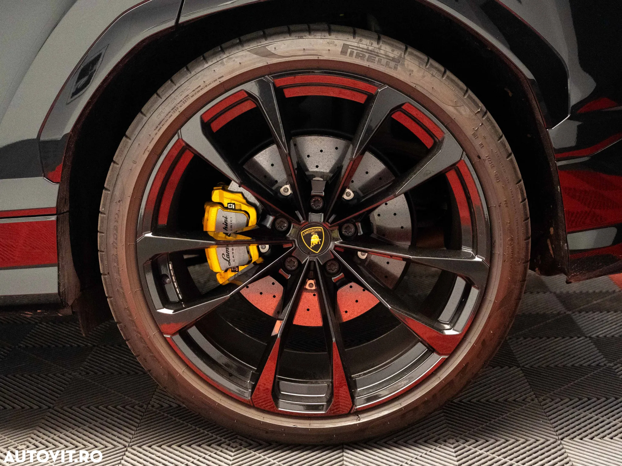 Lamborghini URUS Standard - 8