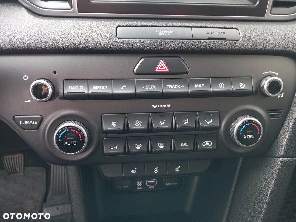 Kia Sportage 2,0 CRDI AWD Vision - 24