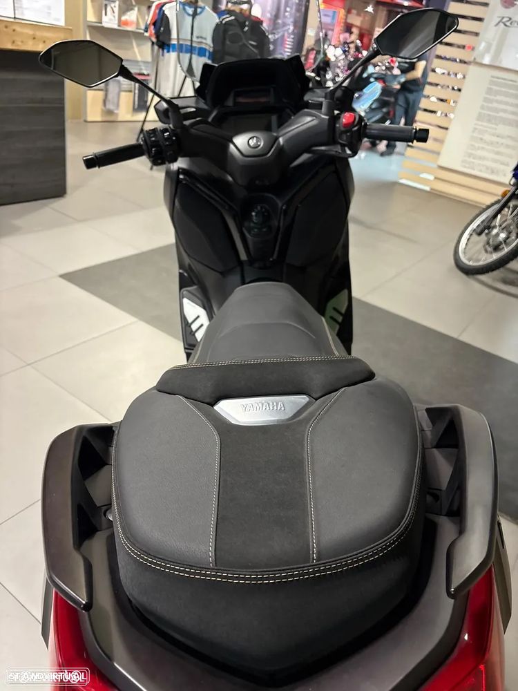Yamaha X-Max TECH MAX - 6