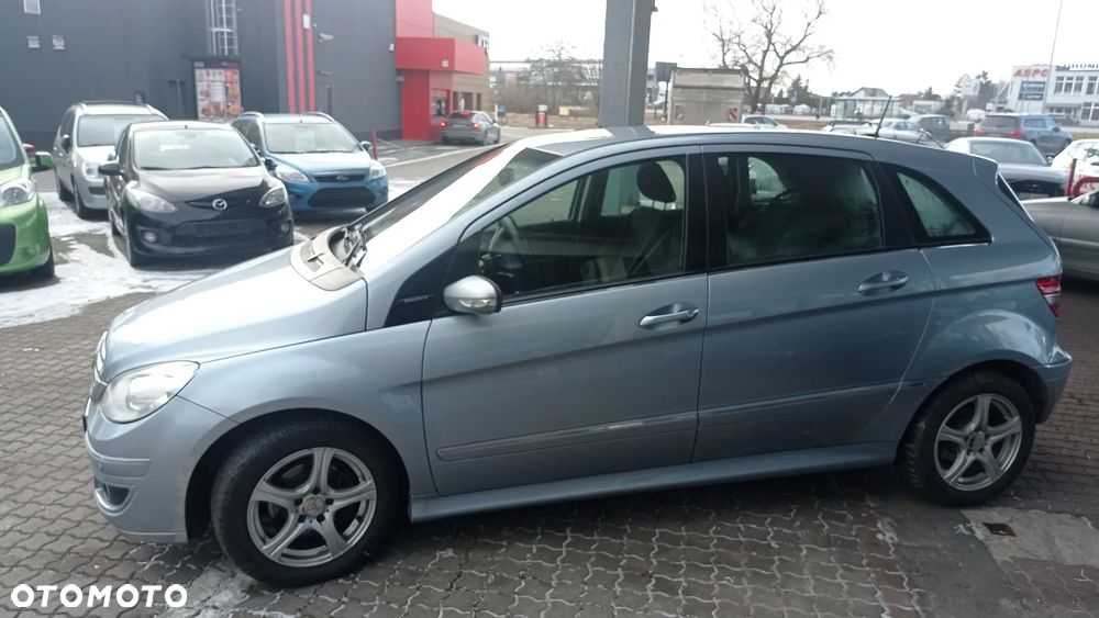 Mercedes-Benz Klasa B 180 CDI Special Edition - 27