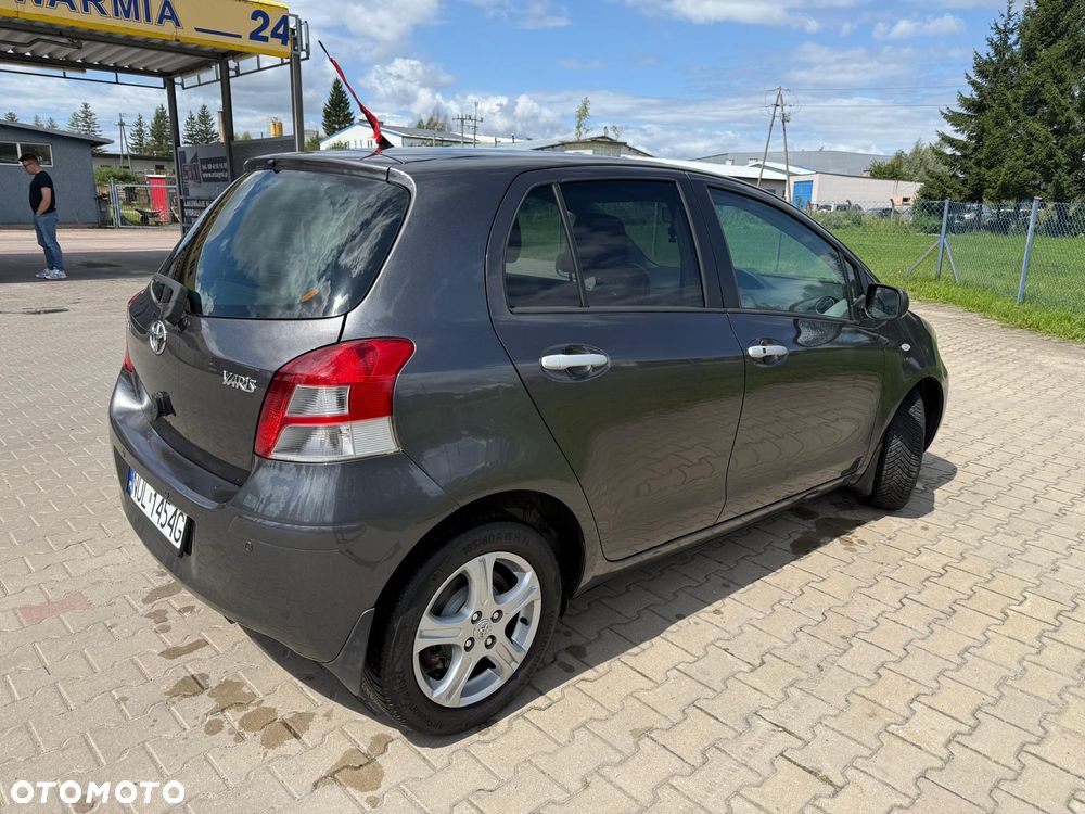 Toyota Yaris 1.33 Business Edition - 11