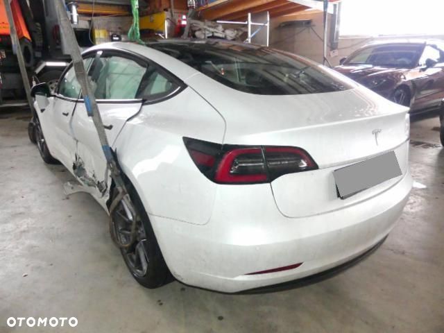 Tesla Model 3 Standard Reichweite Plus Hinterradantrieb - 5