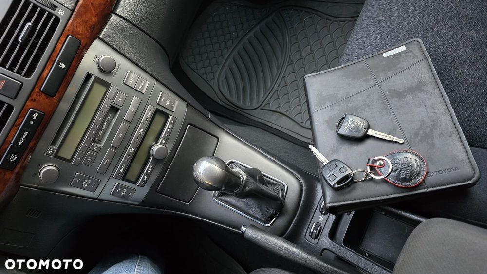 Toyota Avensis 2.0 D-4D Prestige - 8