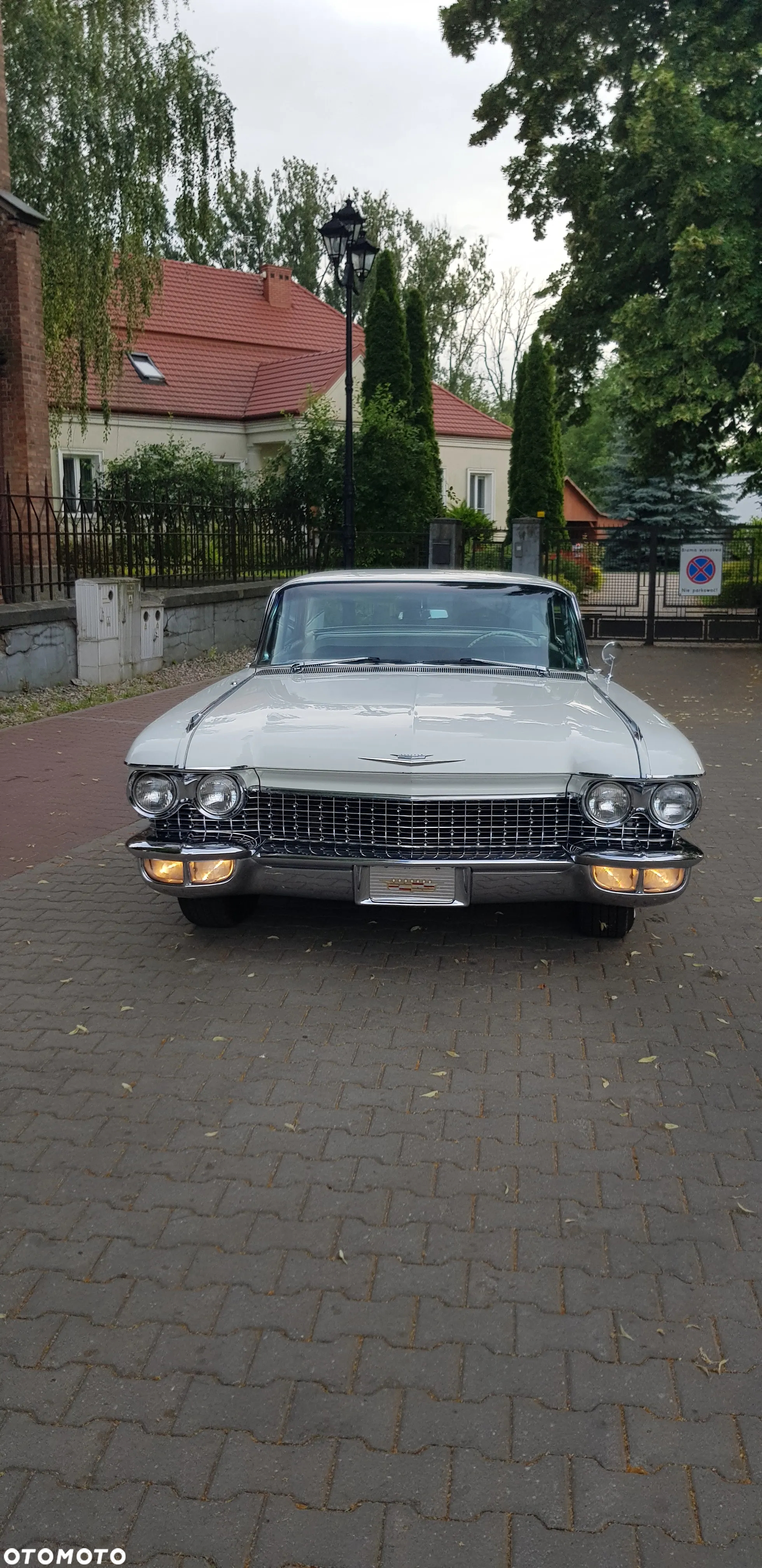 Cadillac Deville - 12