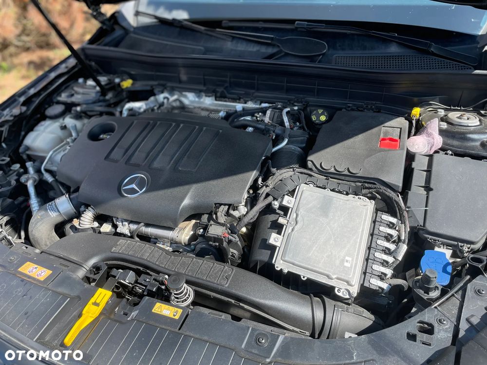 Mercedes-Benz GLB 200 d 4-Matic 8G-DCT - 5