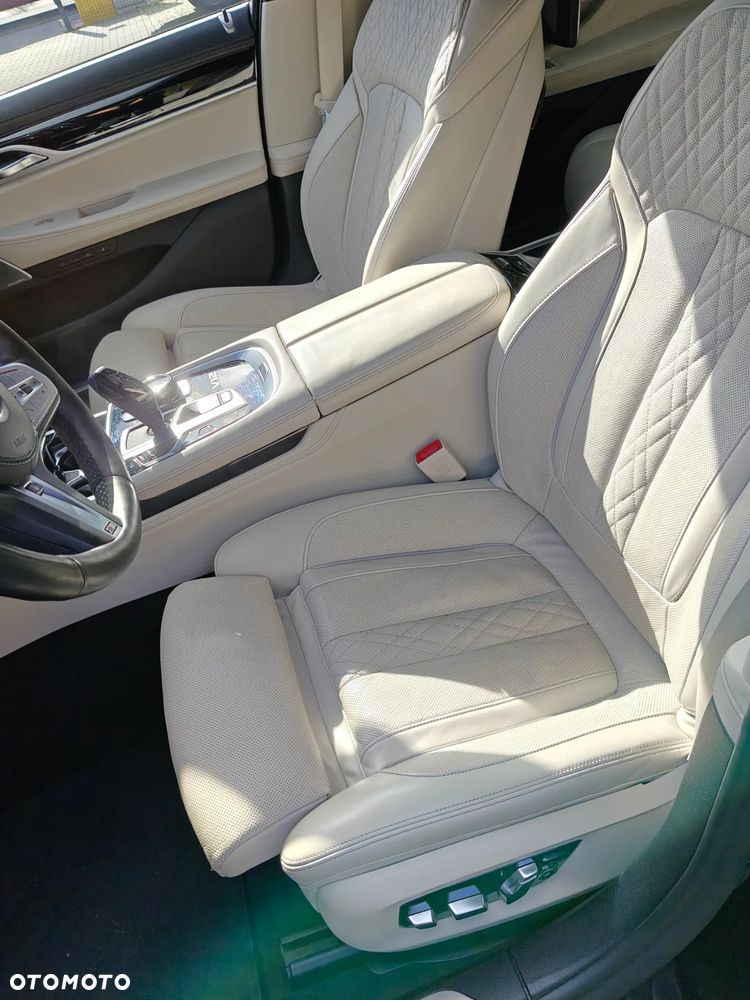 BMW Seria 7 M760Li xDrive - 30