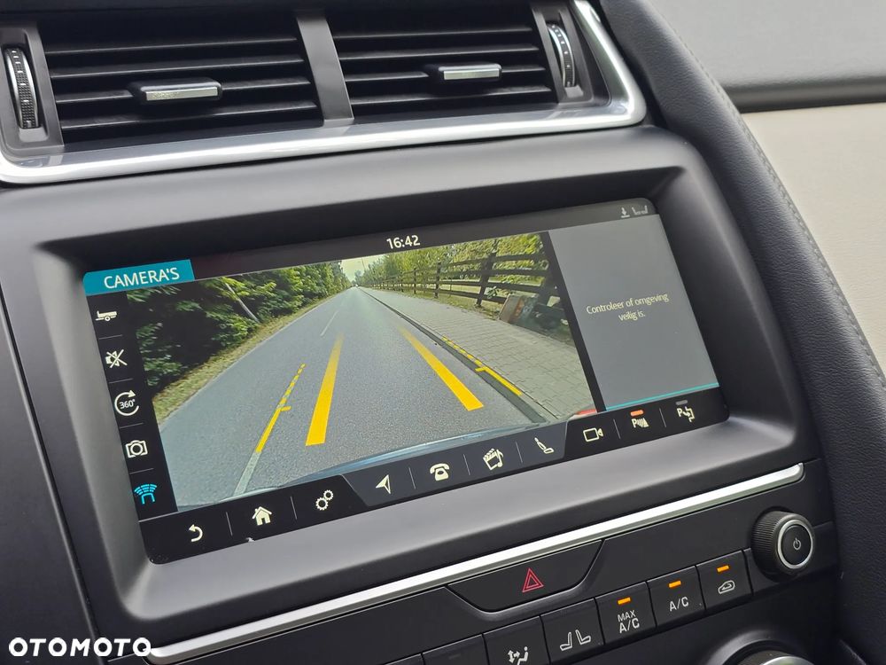 Jaguar E-Pace D150 AWD HSE - 8