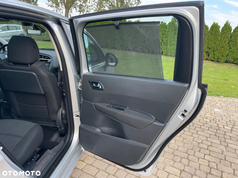 Peugeot 5008 - 27