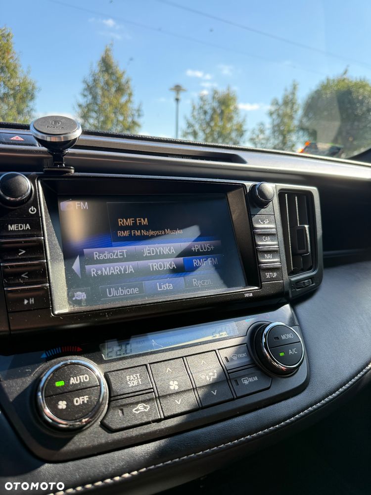 Toyota RAV4 Hybrid Premium 4x2 - 21