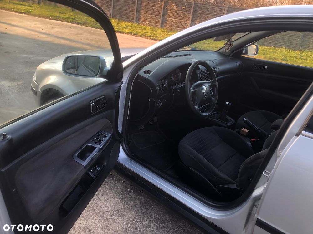 Volkswagen Passat 2.0 Comfortline - 13