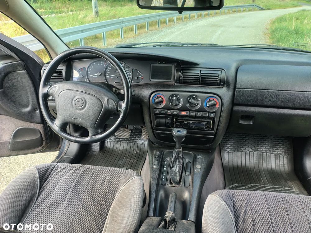 Opel Omega - 9