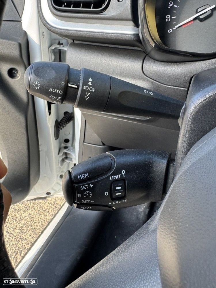 Citroën C3 1.2 PureTech Shine EAT6 - 28
