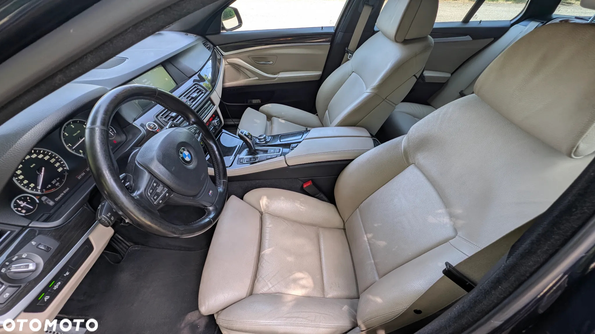 BMW Seria 5 530d xDrive Touring Sport-Aut - 10