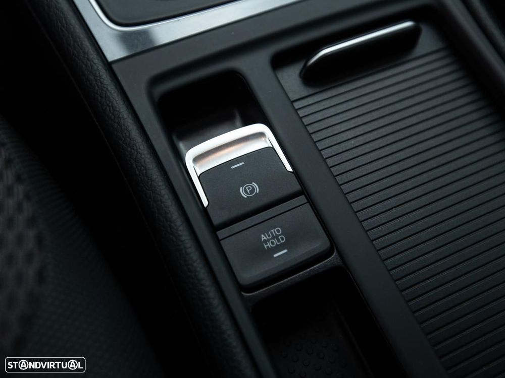 VW Golf Variant 2.0 TDi R-Line DSG - 19
