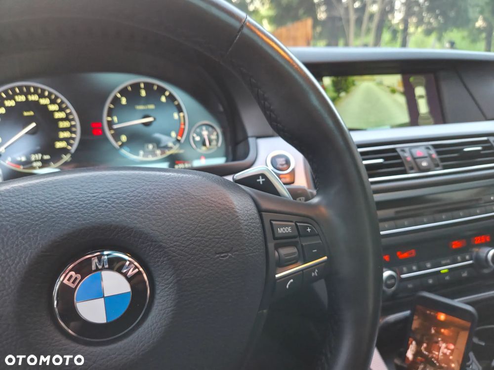 BMW Seria 5 535d xDrive - 23