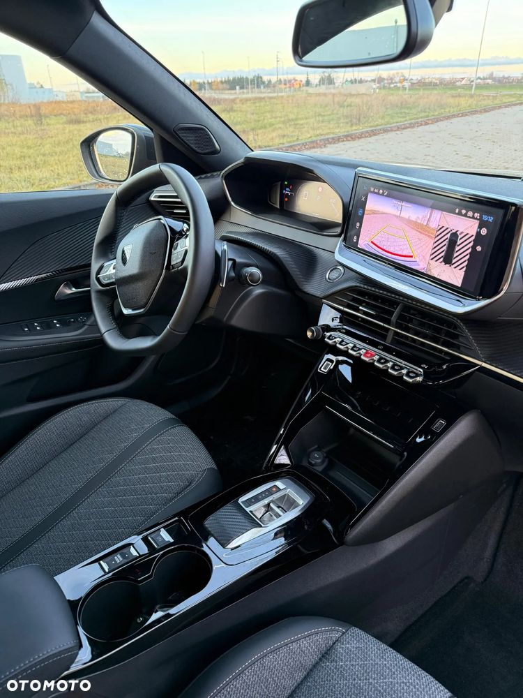 Peugeot 2008 PureTech 130 EAT8 GT Pack - 12