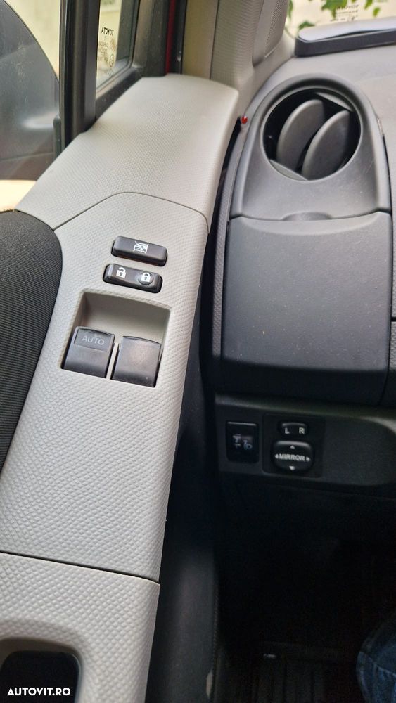 Toyota Yaris 1.0 - 7
