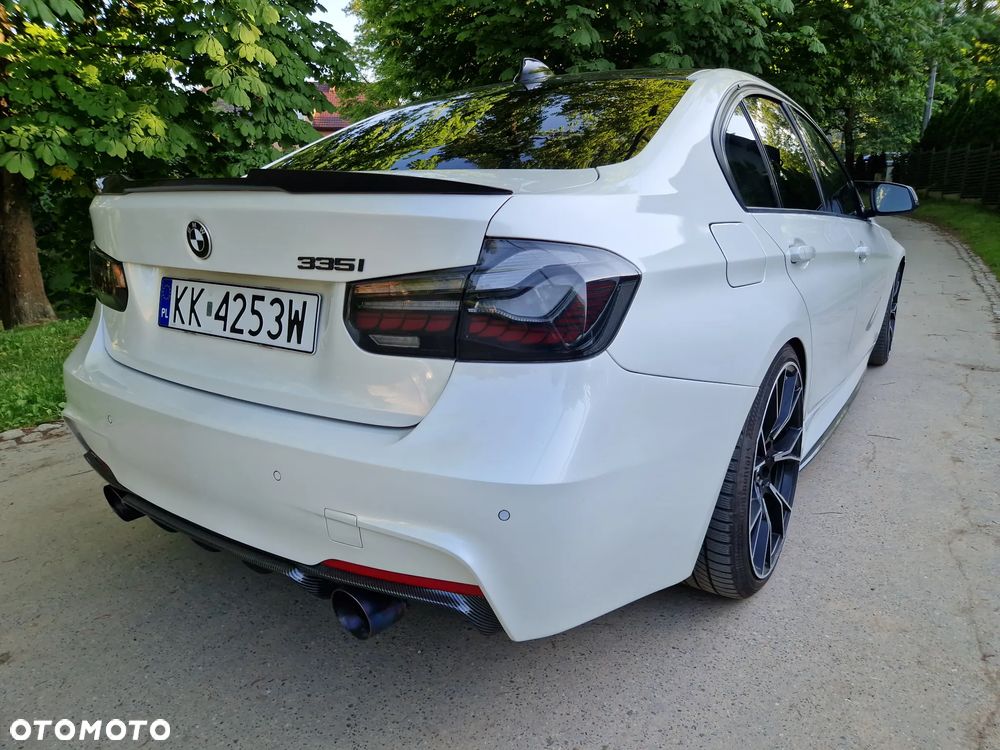 BMW Seria 3 335i Edition Sport - 8