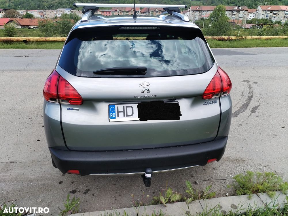 Peugeot 2008 1.2 PureTech Turbo S&S Allure - 6