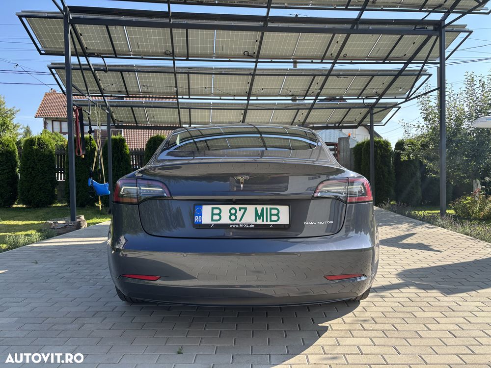 Tesla Model 3 - 6