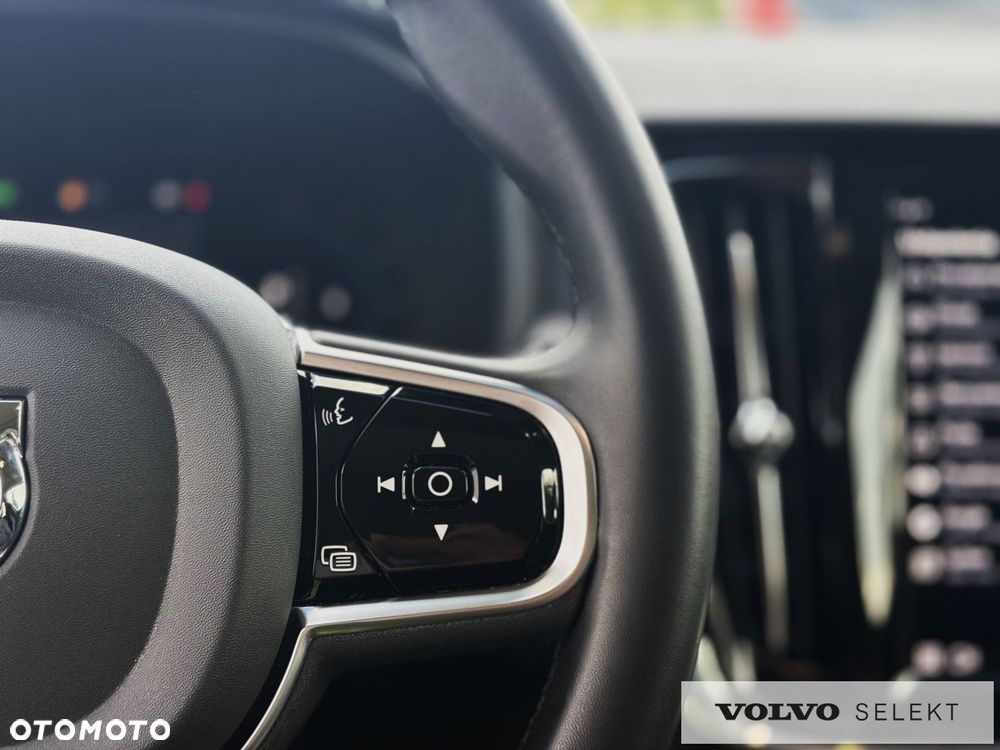 Volvo V90 Cross Country - 11