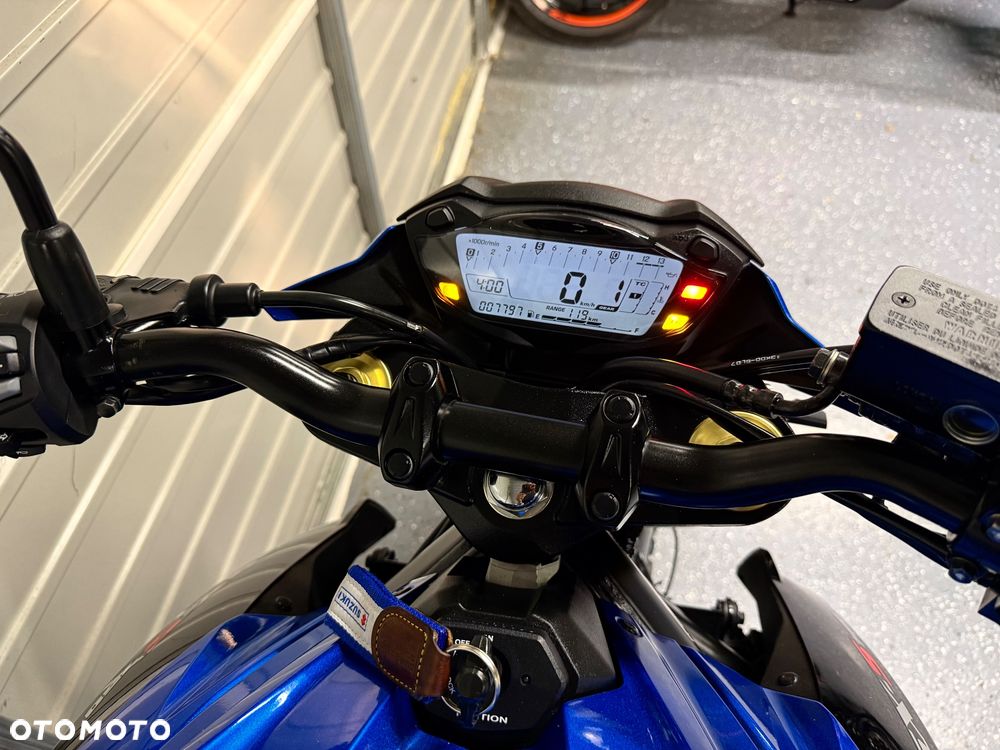Suzuki GSX - 12
