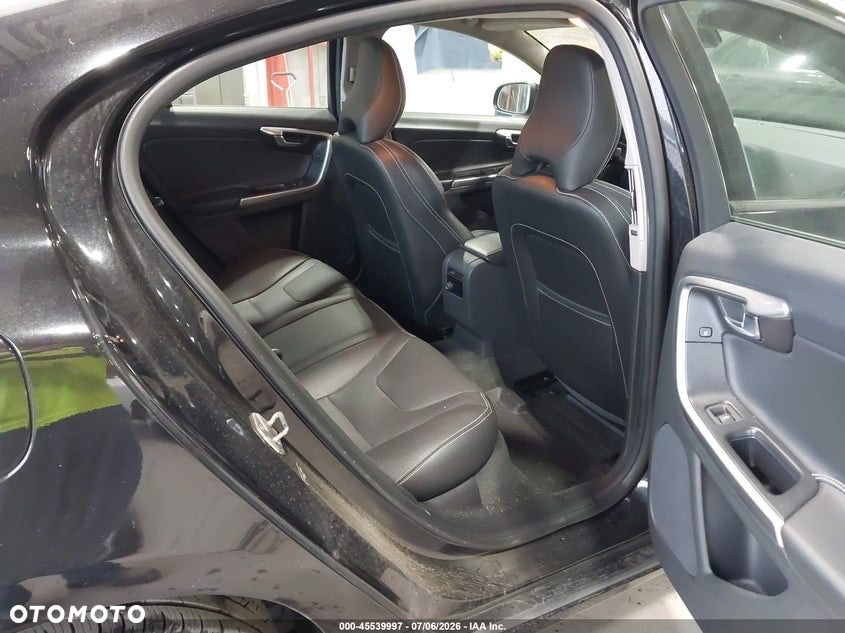 Volvo S60 - 17