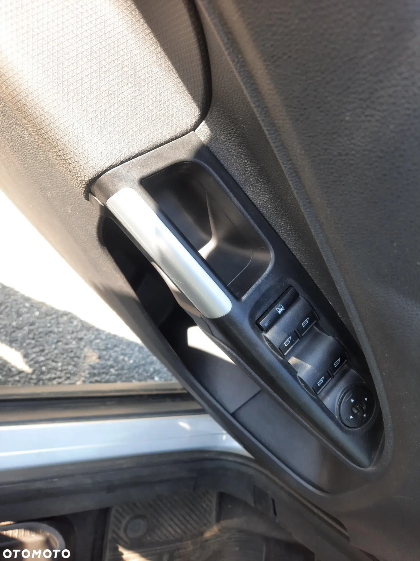 Ford Tourneo Connect Gr 1.5 TDCi Trend - 10