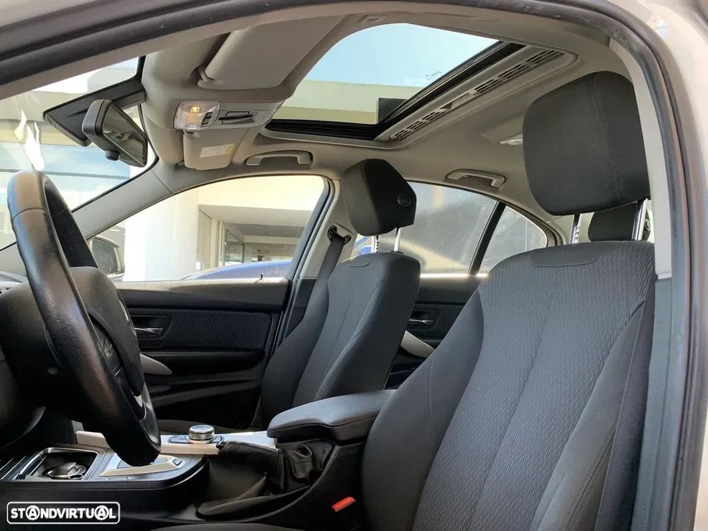 BMW 330 e iPerformance Line Sport - 7