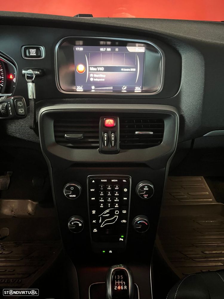 Volvo V40 2.0 D3 Momentum - 9