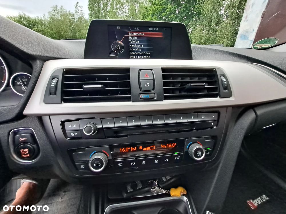 BMW Seria 3 320d Touring Sport Line - 37